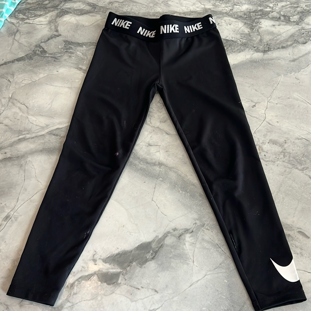 Girls Nike leggings